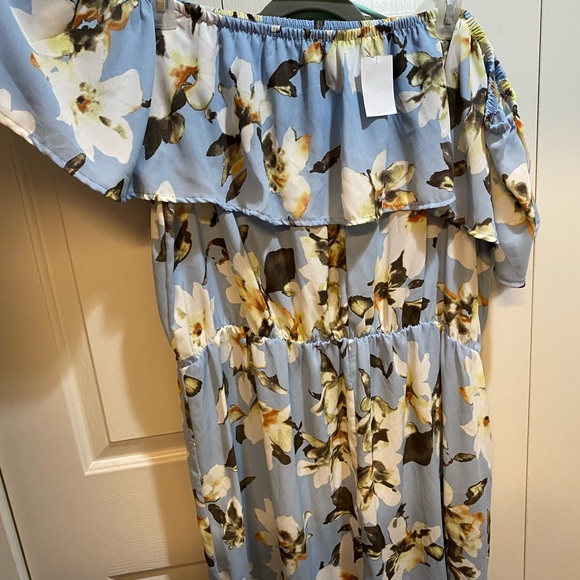 NWT Off the shoulder Dress 👗 - Picture 1 of 2
